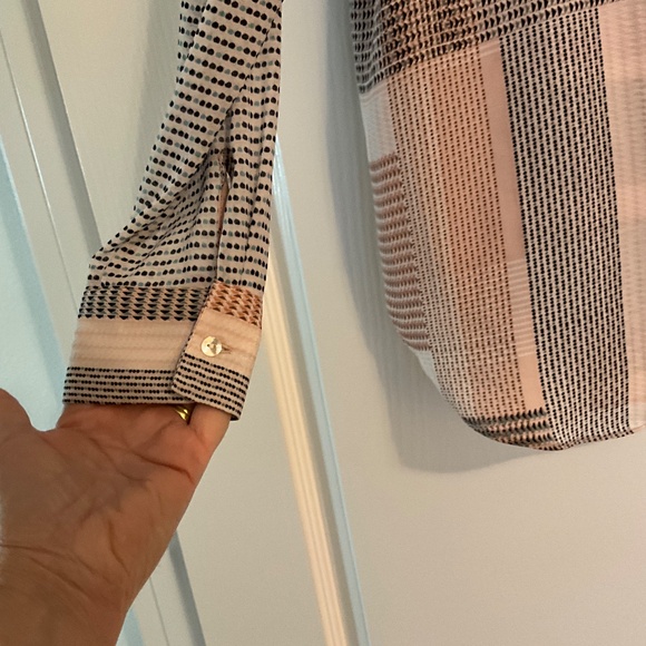 Rose and Olive blouse size medium - Picture 3 of 5